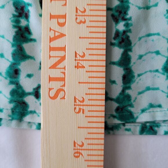 Violet & Claire Womens Blouse Plus Size 2x Green Snakeskin Print Short Sleeves - Picture 10 of 10